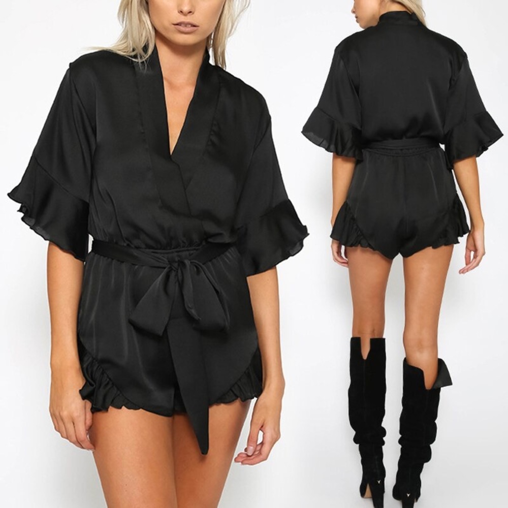 🎀 V-Neck Satin Black SolidJumpsuit 🎀